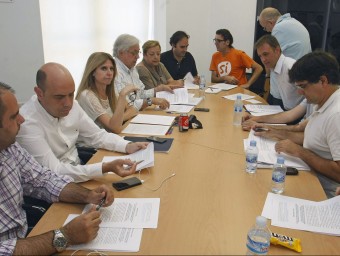 Reunió de les tres forces que acordaran el nou govern a Alacant. AGÈNCIES