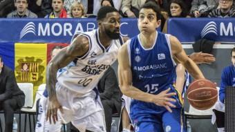 Navarro superant a Dean quan van jugar contra el CBG ACB