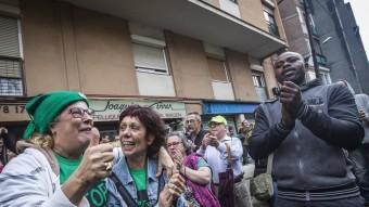 Veïns i diverses entitats es van mobilitzar per evitar setze desnonaments previstos a Nou Barris a finals de l'any passat ALBERT SALAMÉ