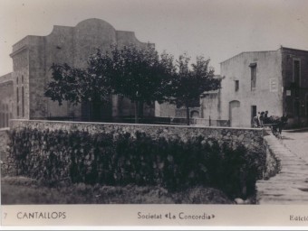 Imatge històrica de la Societat La Concòrdia de Cantallops EL PUNT AVUI