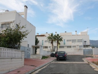 Els apartaments de la urbanització Serramar d'Alcanar Platja que s'enderrocaran per ordre judicial. ACN