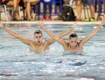 Pau Ribes i Gemma Mengual, durant l'actuació d'ahir a la piscina del CN Sabadell ALBERT SALAMÉ