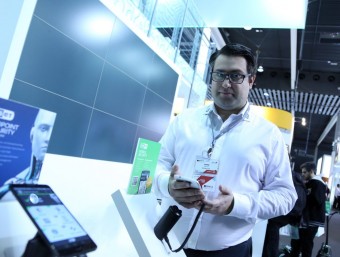 Josep Albors at the Eset stand during this year's Mobile World Congress.  QUIM PUIG