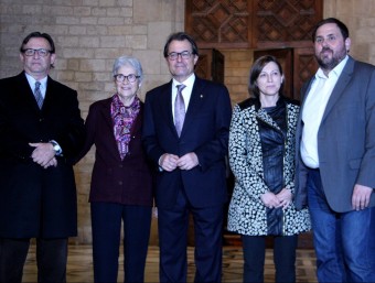 Artur Mas, president de la Generalitat, amb Oriol Junqueras, Muriel Casals, Carme Forcadell i Josep Maria Vila d'Abadal ACN