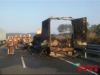 L'incident va tenir lloc a l'altura del quilòmetre 52,5, en sentit sud BOMBERS DE LA GENERALITAT