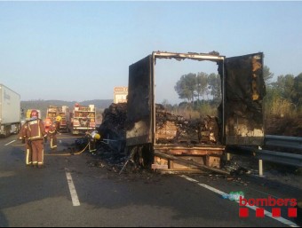 L'incident va tenir lloc ahir al matí a l'altura del quilòmetre 52,5, en sentit Barcelona BOMBERS DE LA GENERALITAT