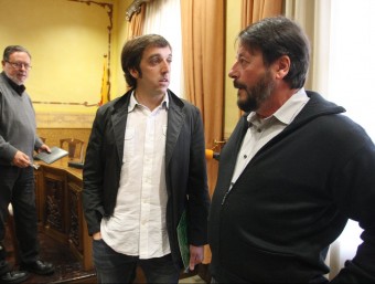 Joan Garriga, a la dreta, amb Albert Santaugni (CiU), que també era regidor quan es va fer la concessió. LLUÍS SERRAT