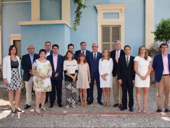 Els quinze alcaldes i alcaldesses del Grup de Ciutats Patrimoni de la Humanitat de l'Estat espanyol s'han fet una foto de família a la Casa Canals de Tarragona MAURI