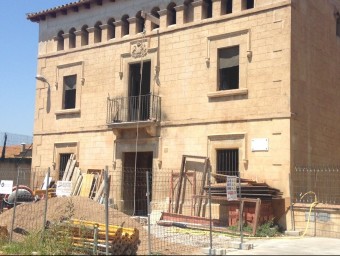Les obres de la rectoria vella de Serra d Daró estan en marxa des de fa ja uns mesos JOAN PUNTÍ