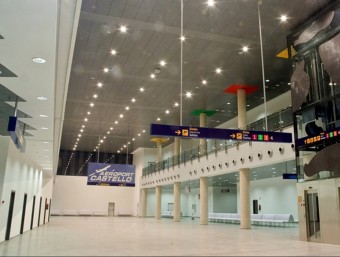 Interior de la terminal de Castellkó de la Plana. ACN
