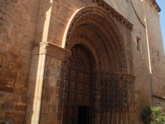 Façana de l'església de Gandesa on es realitzaran les millores en les properes setmanes.