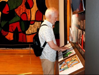 L'espai tactovisual sobre el Tapís de Miró ha servit perquè els visitants del museu interpretin millor l'obra EL PUNT AVUI