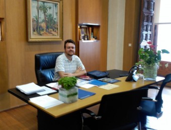 Antonio Vicente al despatx de l'alcaldia d'Elx. CEDIDA