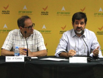 Els presidents d'Òmnium, Quim Torra, i l'ANC, Jordi Sánchez, durant la roda de premsa d'aquest dimarts ACN