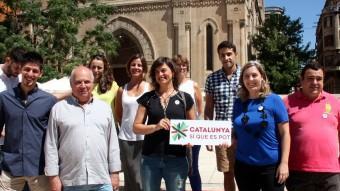 Rabell i Vilà, ahir, amb membres de la candidatura Catalunya Sí que es pot a Lleida ACN