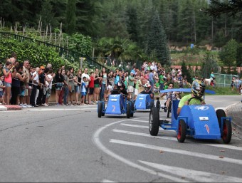 Una imatge de la baixada de carretons de la festa major de Sant Hilari de l'any passat. L'acte es repetirà dissabte a la tarda JOAN SABATER