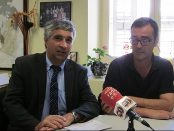 Josep Maria Font i Joan recasens, ahir al matí durant la roda de premsa a l'Ajuntament de Mataró LL.M