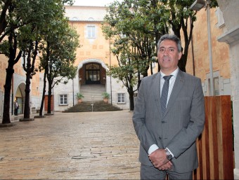 El conseller d'Agricultura, Ramaderia, Pesca i Alimentació, fotografiat al pati de les Magnòlies de l'edifici de la Generalitat a Girona JOAN SABATER JOAN SABATER