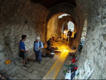 Treballs arqueològics a l'interior de l'església de Sant Romà, aquesta setmana A. RICHAUD