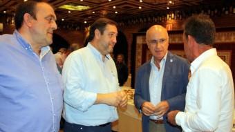 El president del Comitè de govern d'Unió Democràtica de Catalunya (UDC), Josep Antoni Duran i Lleida, i el cap de llista per Lleida de la formació el 27-S, Josep Maria Pelegrí, amb representants del sector agrari a Lleida ACN