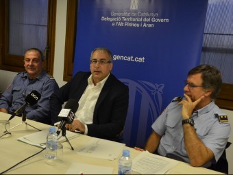 Josep Palau (centre) va aconsellar ahir els boletaires descarregar-se l'aplicació My112 en cas que es perdin al bosc Marta Lluvich / Acn