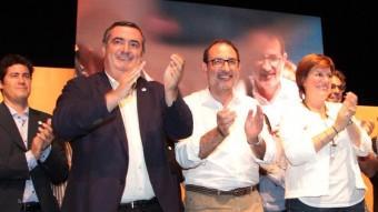 Dilmé i Espadaler, en primer terme, ahir a Salt, amb la resta de membres de la candidatura per Girona JOAN SABATER