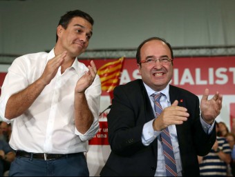 El secretari general del PSOE, Pedro Sánchez, amb el candidat a la Generalitat del PSC, Miquel Iceta EFE