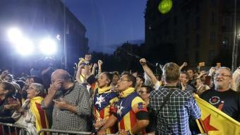 Seguidors de Junts pel Sí segueixen els resultats del 27-S, aquest diumenge al Born de Barcelona Efe