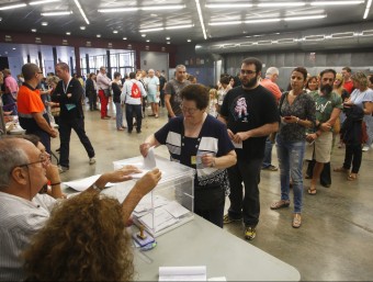 Una imatge de la jornada electoral d'ahir a Calella. ORIOL DURAN