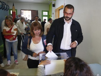 L'alcalde de Mataró, David Bote (PSC), votant diumenge al col·legi electoral O. D