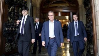 Artur Mas, sortint del Parlament, aquest dijous a. gea / reuters