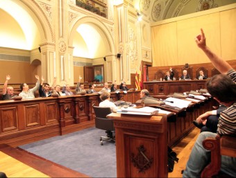 El ple de la Diputació de Tarragona, ahir al matí, en el moment de votar la moció d'adhesió a l'AMI JUDIT FERNÀNDEZ