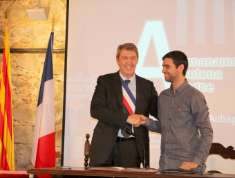 Imatge de l'acte d'agermanament entre Argentona i Aubagne (França) LL.A