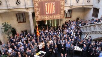 Molts alcaldes van assistir en un acte en favor del dret a decir a la Generalitat l'octubre del 2014 QUIM PUIG