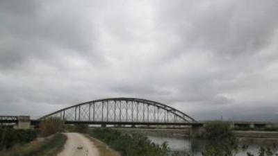 Pont de Fortaleny tancat al trànsit des de lan'y 2012. EL PUNT AVUI