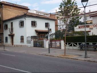 La casa que va comprar el matrimoni i que ara hi viuen ocupes a l'Avinguda Sant Narcís, de Girona Ò. PINILLA