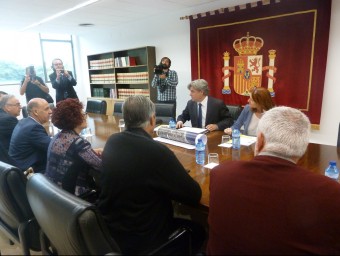El subdelegat del govern a Tarragona ahir amb els alcaldes afectats pel pas de l'N-340 al Baix Ebre i el Montsià A.P