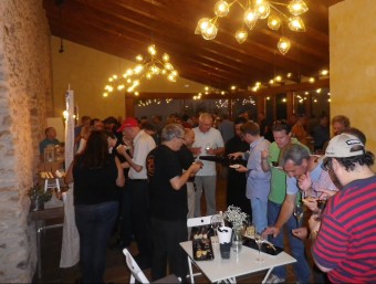 Tast de vins del celler del Vendrell Jané Ventura a la Sala Mas Llagostera Experience de la Bisbal del Penedès. TAEMPUS