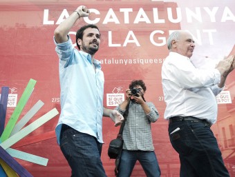 Alberto Garzón, a l'esquerra, en un míting amb Lluís Rabell, candidat de Catalunya Sí Que Es Pot JOSEP LOSADA