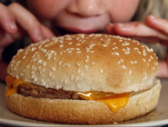 El consum d'hamburgueses pot afavorir l'aparició de Càncers ORIOL DURAN