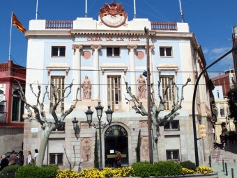 Imatge d'arxiu de la façana de l'edifici de l'Ajuntament del Masnou ARXIU