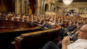 La sessió de constitució del Parlament de Catalunya, el 26 d'octubre, amb Lluís Rabell, de CSQP en primer terme ALBERT SALAMÉ