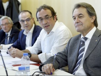 El president Artur Mas i el coordinador general , Josep Rull, ahir en la reunió de l'executiva de CDC a la seu de Corsega EFE