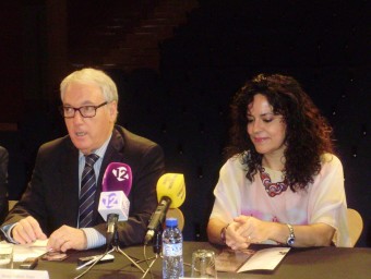 Josep Poblet, i la mezzosoprano Nancy Fabiola Herrera, durant la presentació de la gala benèfica JOSEP CARTANYÀ