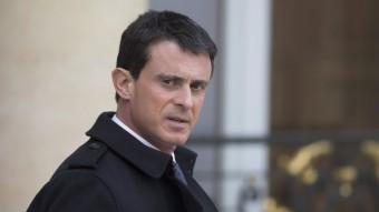 El primer ministre Francès, Manuel Valls, sortint aquest dissabte del palau de l'Elisi EFE