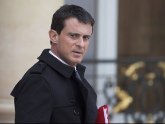 El primer ministre Francès, Manuel Valls, sortint aquest dissabte del palau de l'Elisi EFE