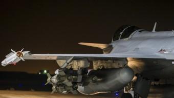 Un dels avions francesos que participa en els atacs contra Estat Islàmic a Siria REUTER