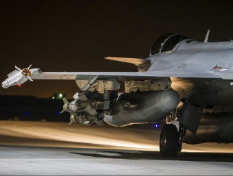 Un dels avions francesos que participa en els atacs contra Estat Islàmic a Siria REUTER