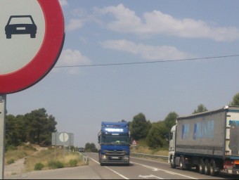 A la N-240 entre Lleida i Montblanc , les corrues de camions continuen, tot i les bonificacions de l'AP-2 E.P