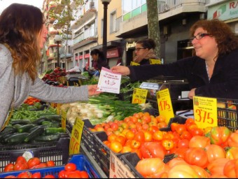 La campanya va començar ahir al mercat del Passeig de Dintre de Blanes (a la imatge) i a Sils AJ. DE BLANES